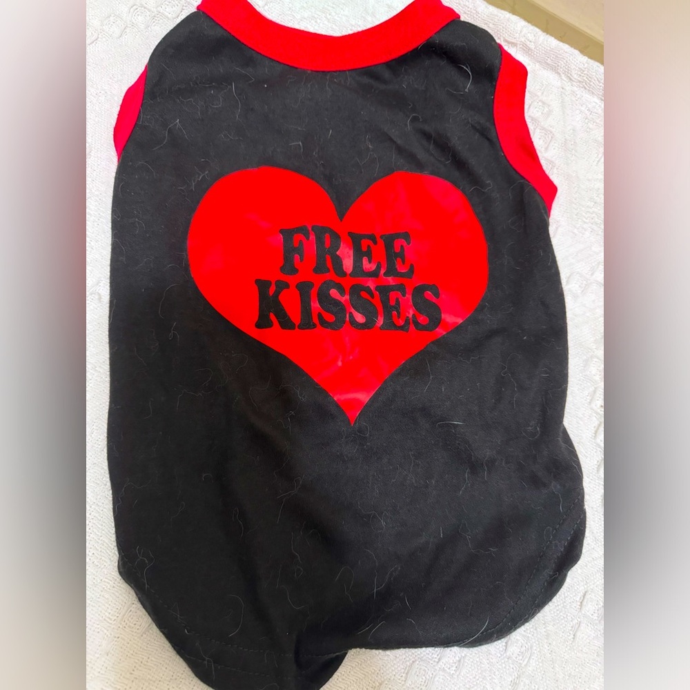 Free Kisses dog cat pet shirt